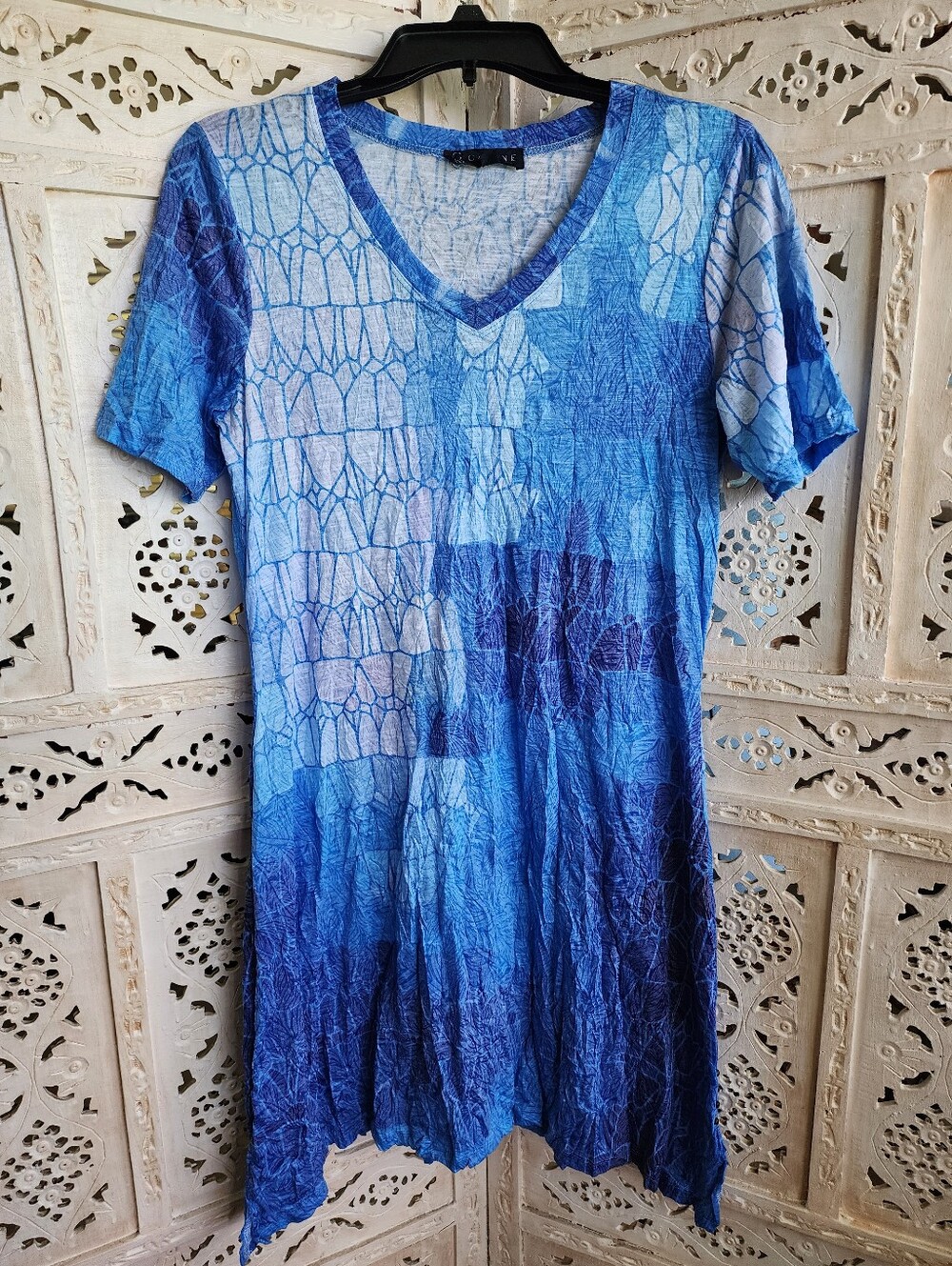 Carine 'Ice Sheet' Short Sleeve Dress- Size Small